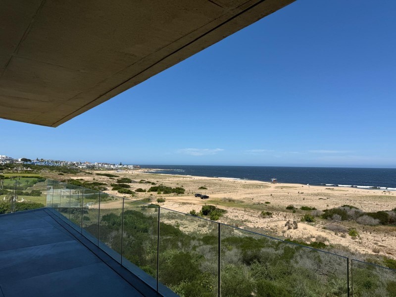 Unico y espectacular departamento en The Colette Residences. 